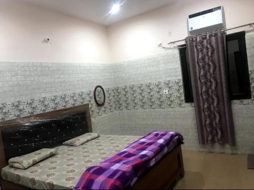 Shri Jagannath Dham Hotel Vrindāvan Buitenkant foto
