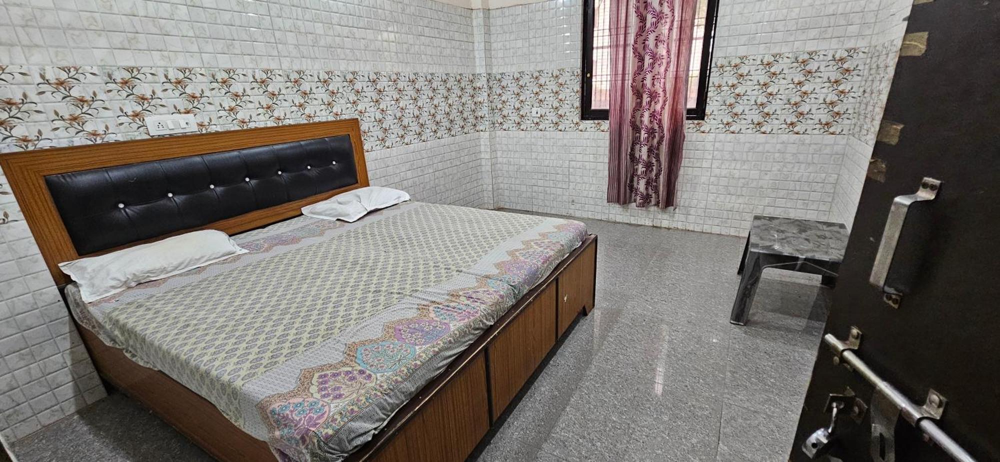 Shri Jagannath Dham Hotel Vrindāvan Buitenkant foto